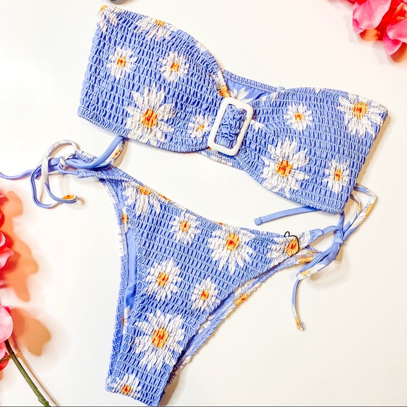 2 piece strapless flowered Blue/purple bikini
